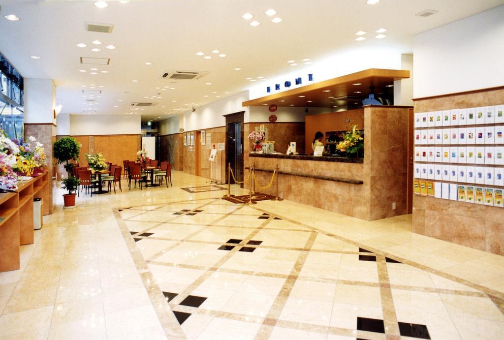 Toyoko Inn Hokkaido Asahikawa Ekimae Ichijo Dori Exterior foto